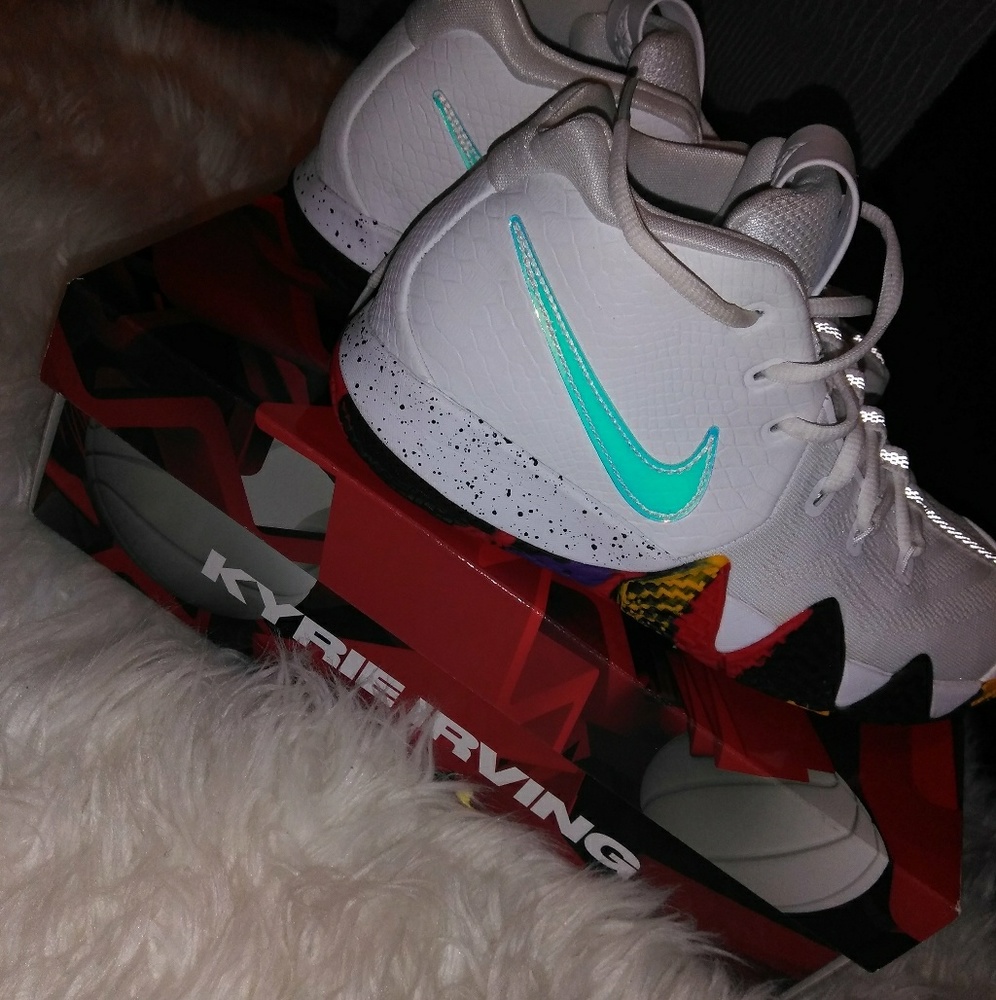 Kyrie 4 size 6y